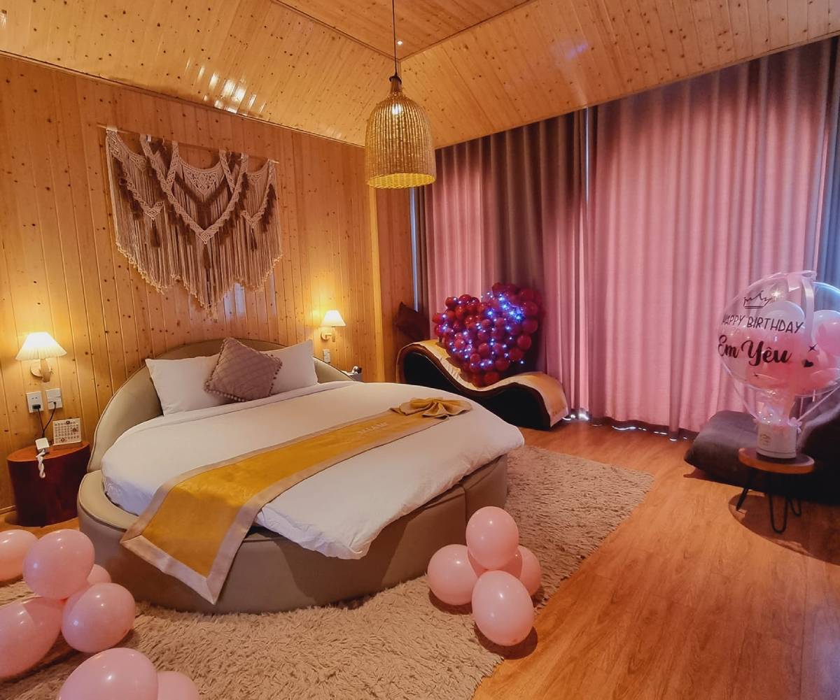 Phòng Sinh Nhật Siêu Lãng Mạn Tại Miami Hotel