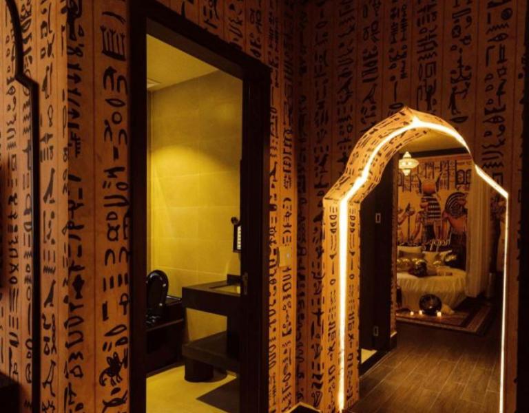   
          Khám Phá Phòng Cleopatra - Sự Kết Hợp Giữa Sang Trọng Và Hoài Niệm