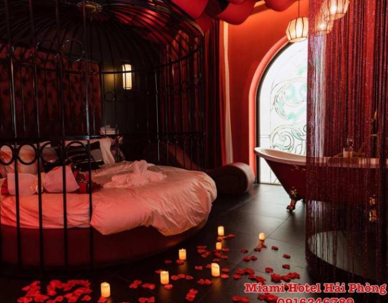   
          Phòng Queen Tại Khách sạn Miami: Lựa Chọn Hoàn Hảo Cho Các Cặp Đôi